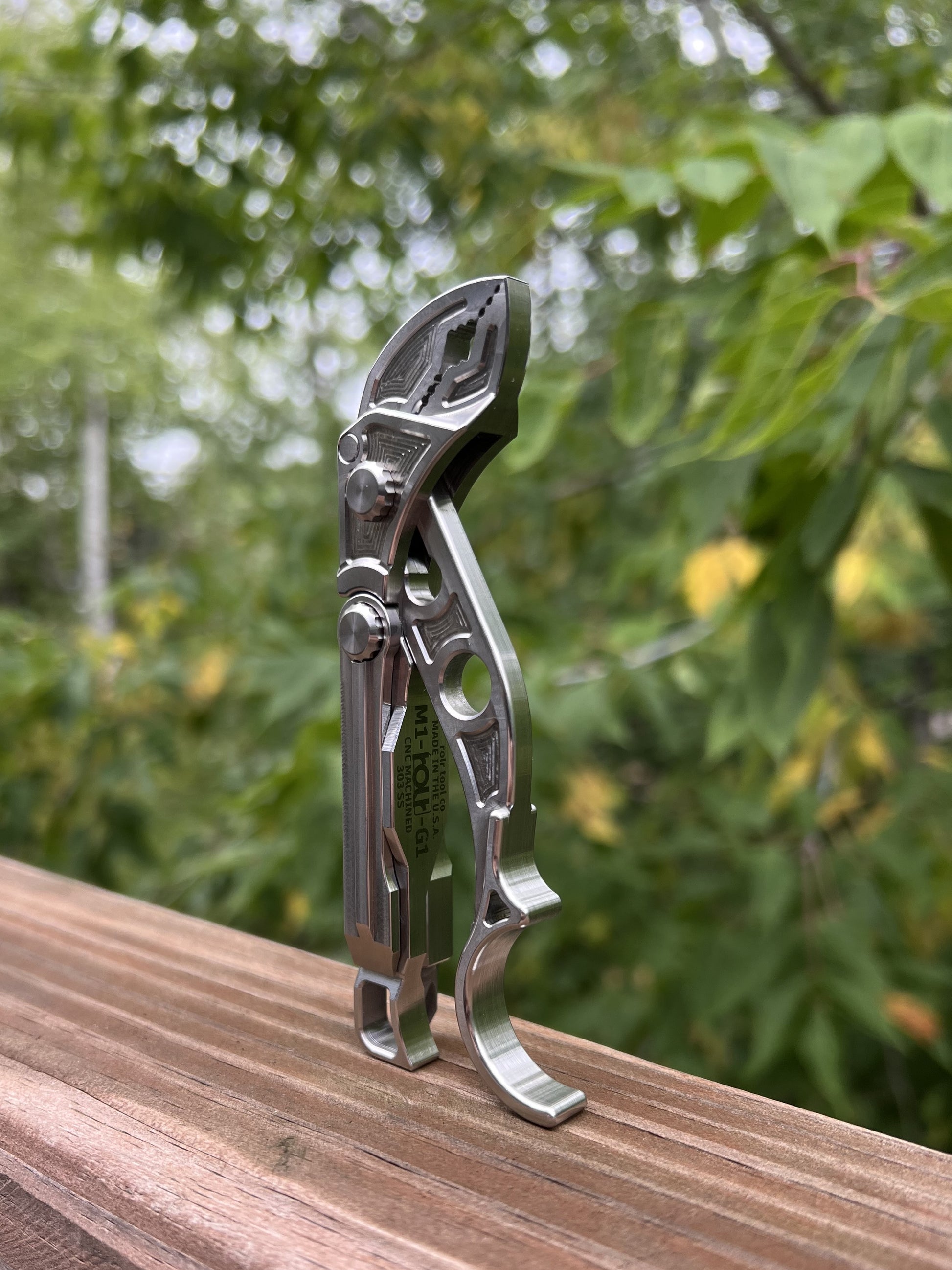 ROLR M1 CNC-machined multi-tool made in the USA